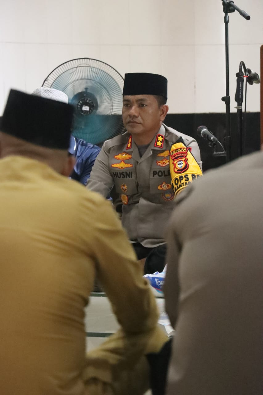 *Polres Luwu Utara Gelar Dzikir dan Doa Kebangsaan dalam Rangka Pemilu Damai Tahun 2024 di Masjid Agung Syuhada Masamba* 