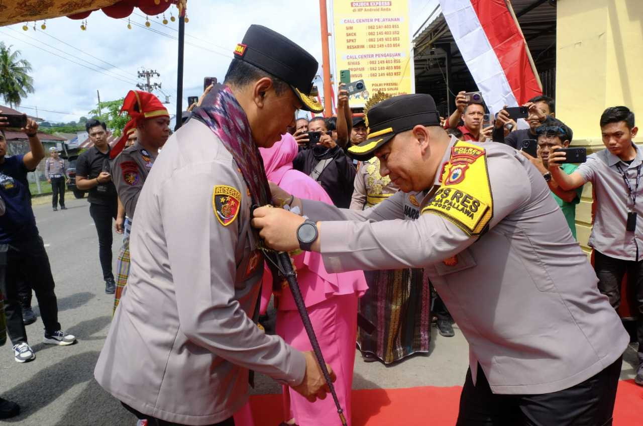 Kunjungan Kerja Kapolda Sulsel di Polres Sinjai, Resmikan Ruang Data Bhara Daksa dan Berikan Arahan Kepada Personel