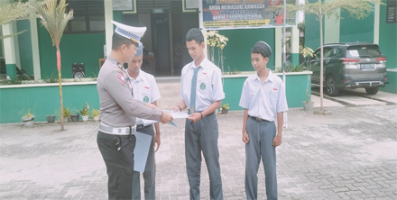 Dukung Generasi Muda Bertanggung Jawab, Polres Luwu Utara Sosialisasi di MAN Luwu Utara