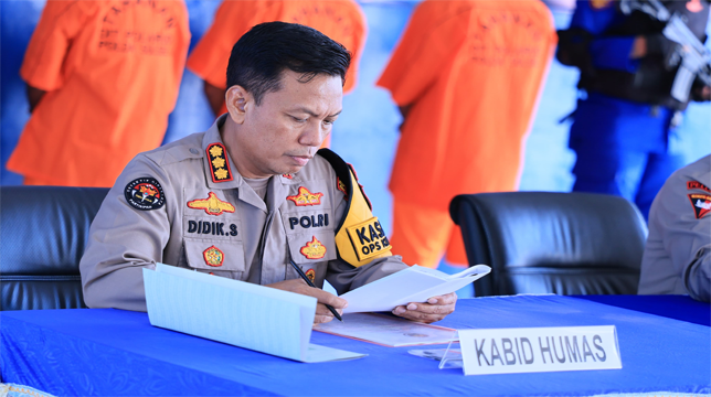 Kabid Humas Polda Sulsel: Jajaran Satlantas Polda Sulsel Siapkan Solusi Kendaraan Besar Yang Parkir Menggunakan Badan Jalan
