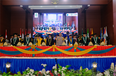 Kapolda Sulsel Beri  Orasi Ilmiah pada Acara Wisuda Di UIN Alauddin Makassar