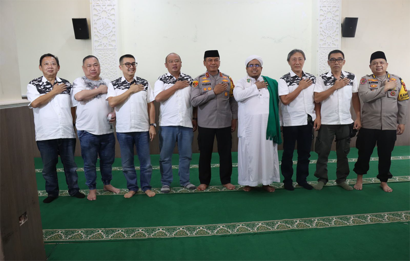 Kapolda Sulsel Silaturahmi ke Al Habib Husain: Jaga Persatuan untuk Pilkada Aman dan Damai