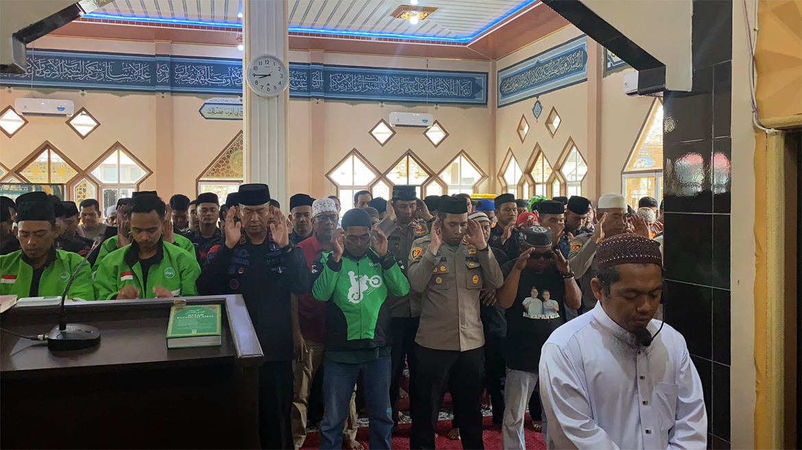 Polres Luwu Utara Gelar Sholat Gaib dan Doa Bersama untuk Almarhum Pengemudi Ojol Affan Kurniawan